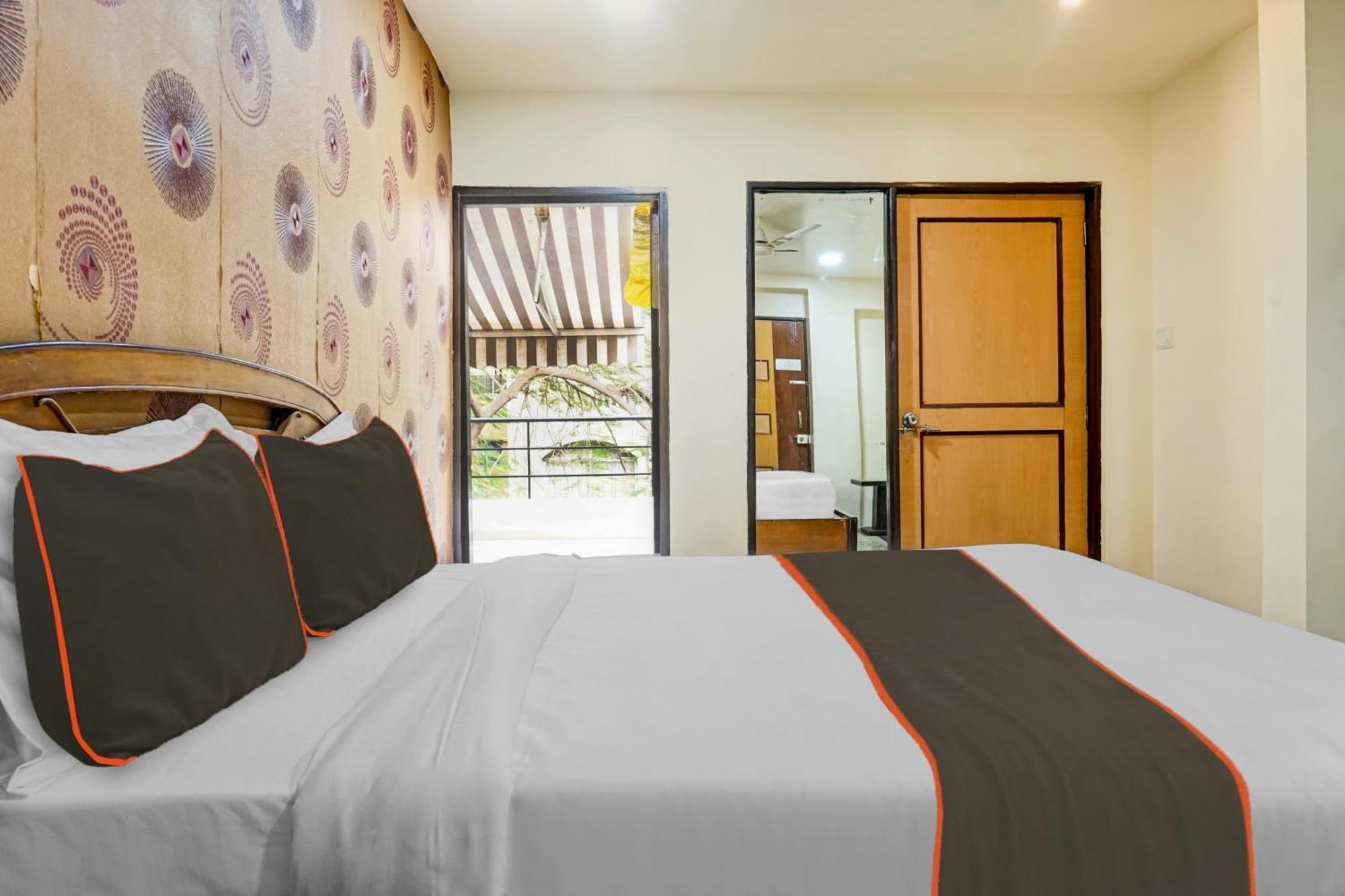 Hotel Galaxy Residency Kalyani Nagar Púna Exteriér fotografie